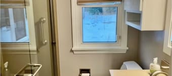 Irondequoit Bay house: Spacious 3BR/2BA Getaway