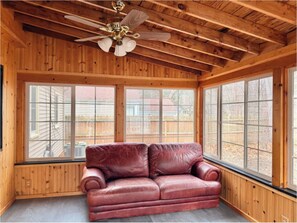 Smart TV, foosball - Irondequoit Bay house: Spacious 3BR/2BA Getaway (Irondequoit)