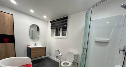 Two-Storey Apartment, 3 Bedrooms, 2 Bathrooms, 2 Living Rooms, Large Parking