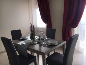 Apartment, 1 Bedroom, Smoking | Dining room - Appartamento Gran Sasso - Guest House (Chieti)