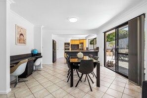 House | 4 bedrooms - The Monaco Mansion Dianella - Sepal Stay (Perth)