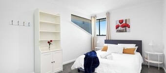 The Monaco Mansion Dianella - Sepal Stay