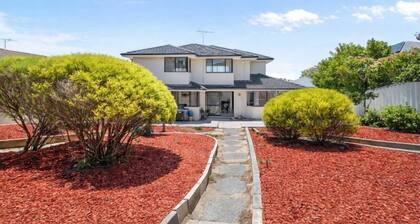 The Monaco Mansion Dianella - Sepal Stay