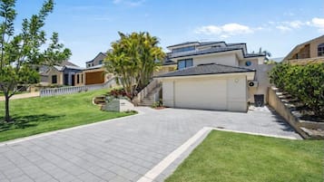 Nhà | 4 phòng ngủ