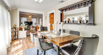 Walk to Lake Ontario & Parks! Lovely Apartment