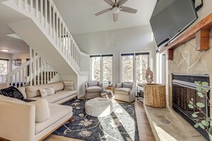 TV, fireplace, books - 2 Mi to Beaver Creek Resort! All-Season Retreat (Avon)