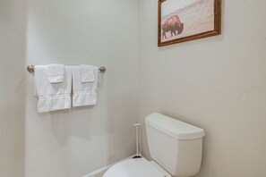 Hair dryer, towels - 2 Mi to Beaver Creek Resort! All-Season Retreat (Avon)