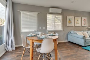 Dining - Pet-Friendly Apt w/ Fenced Yard in Melrose Hill! (Los Angeles)