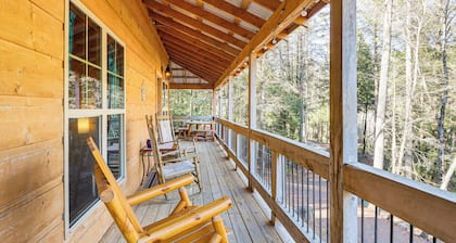 Newly Refreshed! Suches Cabin w/ Deck, Fire Pit