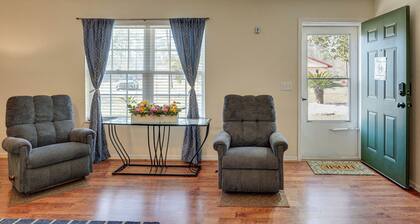 Close to Highway & Border: North Florida Hideaway