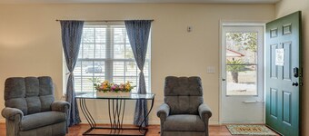 Close to Highway & Border: North Florida Hideaway