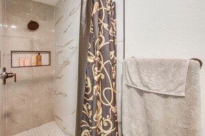 Hair dryer, towels - Fishing Dock & Pool: Waterfront Cape Coral Retreat (Cape Coral)