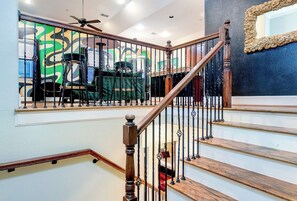Interior - 111 3BR The R&R Uptown Galleria Dream House 121 (Houston)