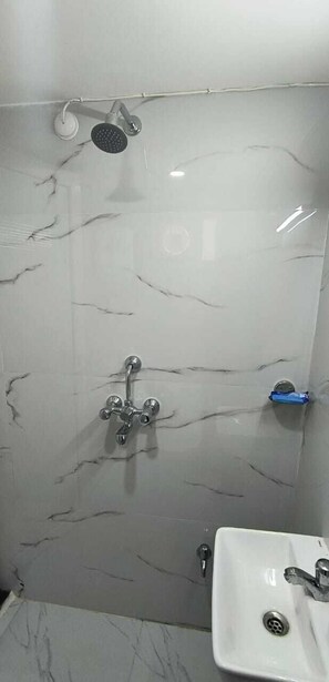 Towels, soap, toilet paper - sree jee stay (Varanasi)