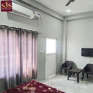 Deluxe-Doppelzimmer, Balkon, Stadtblick | Kostenloses WLAN