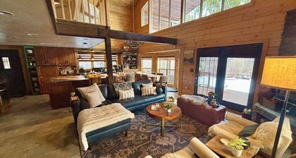 3 bedroom cabin with loft right on the Dolores River with every modern update!