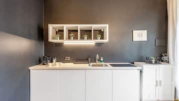 Apartemen Keluarga, beberapa kamar (Piazza Rossetti 3A/8A) | Dapur kecil pribadi | Lemari es, kompor, mesin pencuci piring, dan mesin pembuat kopi/teh