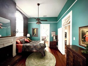 Iron/ironing board, WiFi, bed sheets - The "Haunted" Lockeford Emporium in Historic Lockeford (Lockeford)