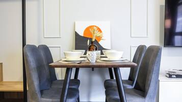 Chambre Quadruple Premium | Fer et planche à repasser, Wi-Fi gratuit