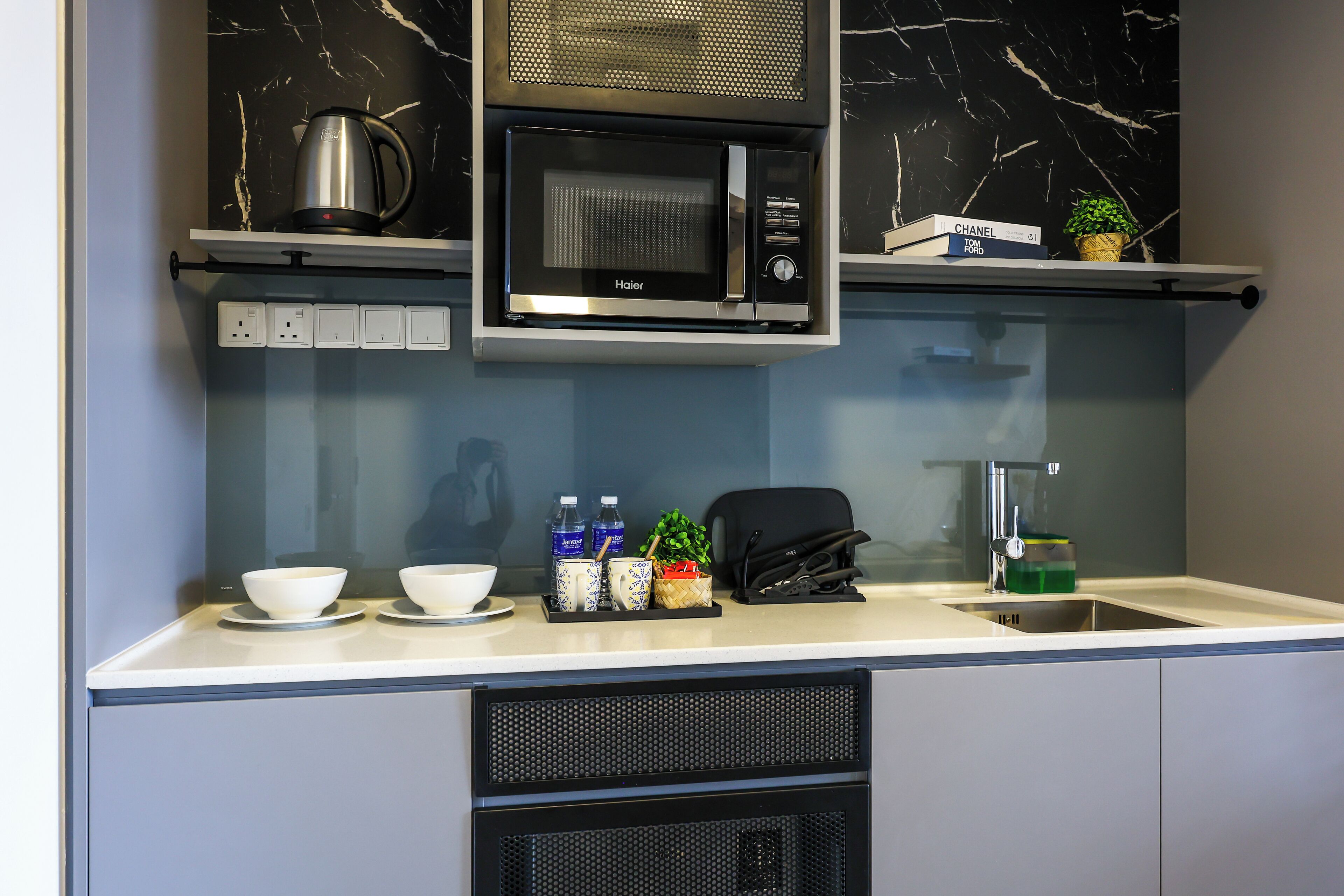 Een strijkplank/strijkijzer, gratis wifi