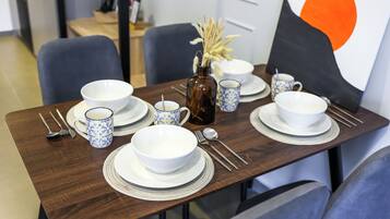 Habitación cuádruple Premium | Tabla de planchar con plancha y wifi gratis