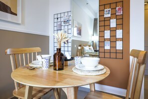 Iron/ironing board, free WiFi - Mossaz Suites by Mana Mana (Petaling Jaya)