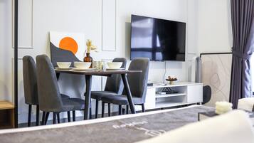 Iron/ironing board, free WiFi