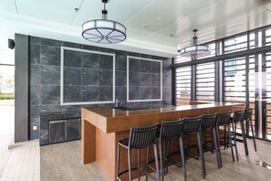 Outdoor pool - Mossaz Suites by Mana Mana (Petaling Jaya)