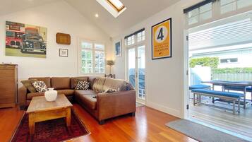 智能电视、书、立体声音响、打印机