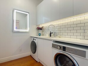 Interior - Cornwall Park Luxe Retreat | Pool  | Gym | Cinema (Auckland)