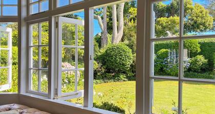 Cornwall Park Luxe Retreat | Pool | Gym | Cinema