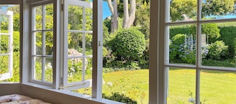 Cornwall Park Luxe Retreat | Pool | Gym | Cinema