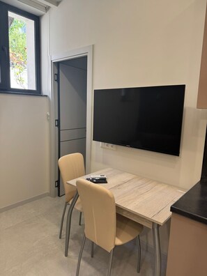 Dining - Cozy 1-bedroom apartment in serene Yerevan with AC (Yerevan)