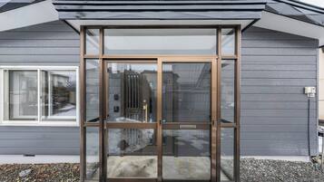 Entrée de l’hébergement