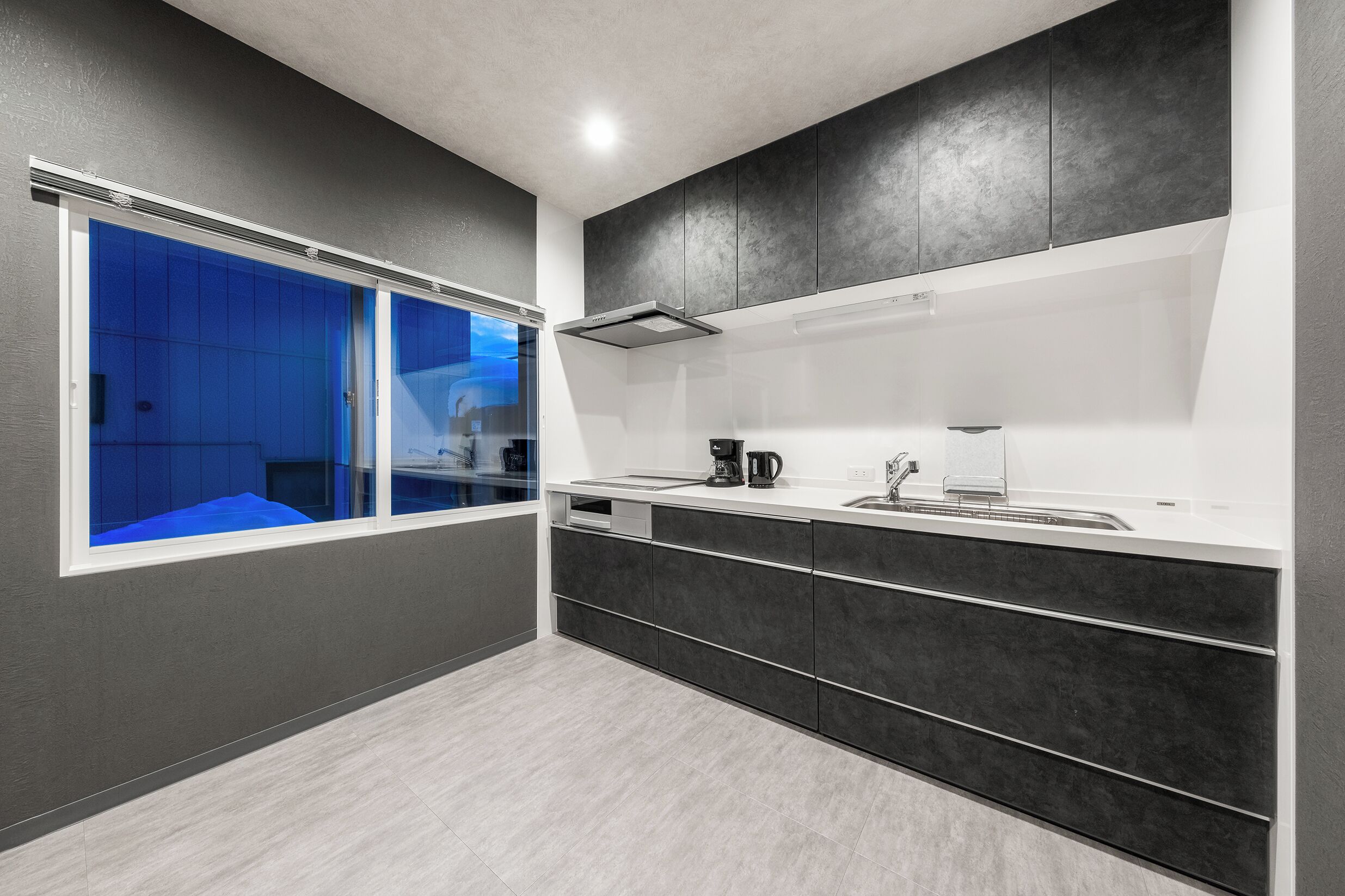 冷蔵庫、電子レンジ、コンロ、炊飯器