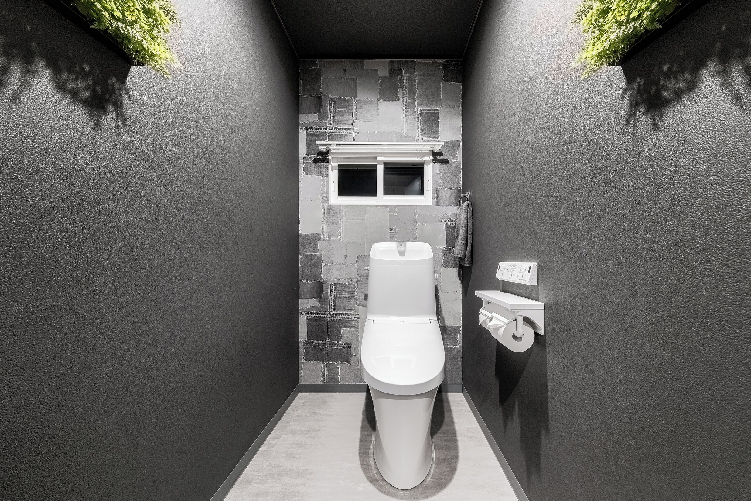 Toalettartikler (inkludert), hårføner, tøfler og bidé