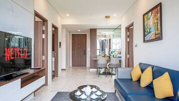 Desk, laptop workspace, free WiFi