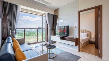 Perusstudiosviitti, parveke, kaupunkinäköala | Työpöytä, kannettavalle tietokoneelle sopiva työtila, ilmainen Wi-Fi