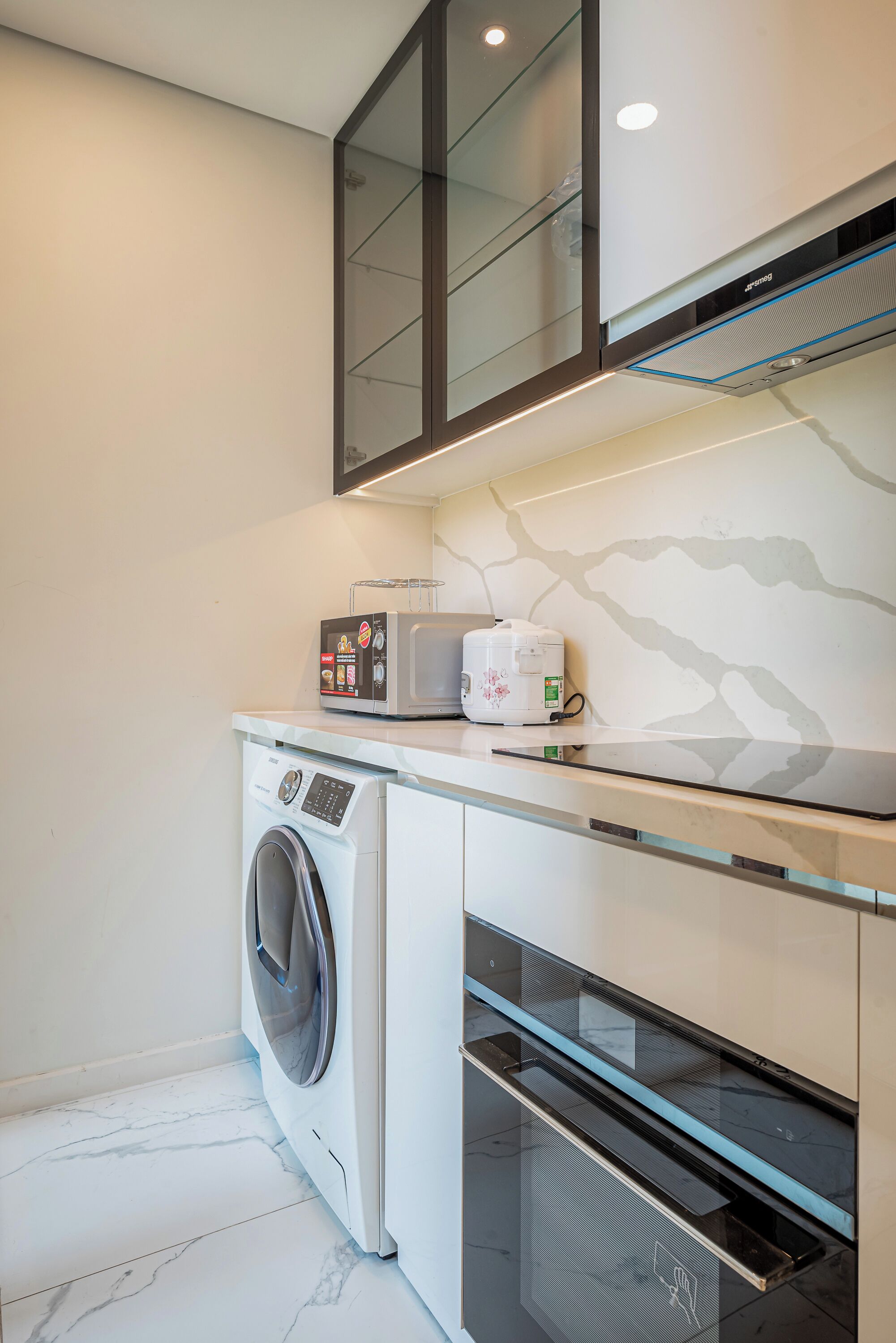 Desk, laptop workspace, free WiFi