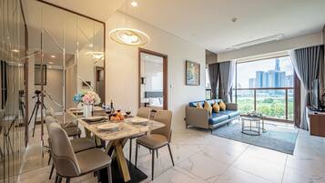 Desk, laptop workspace, free WiFi