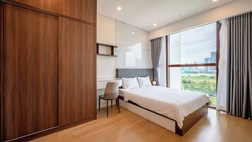 Desk, laptop workspace, free WiFi