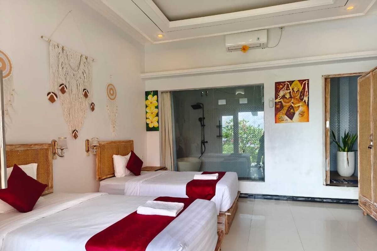 Eenvoudige Twin kamer, uitzicht op zee | Een bureau, gratis wifi