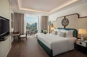 Bar mini percuma, peti besi dalam bilik, meja, seterika/papan seterika