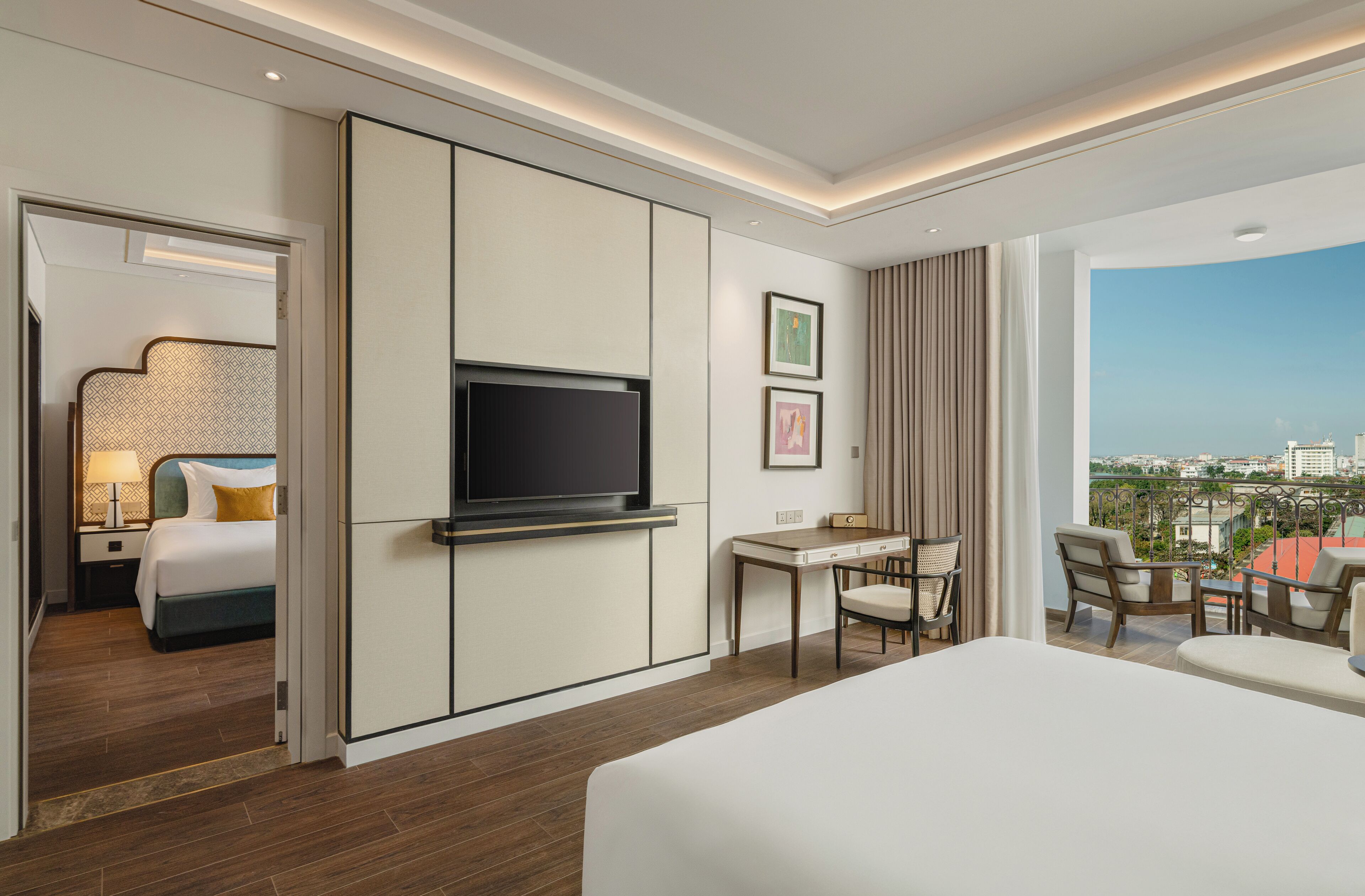 Caja fuerte, escritorio, tabla de planchar con plancha y wifi gratis