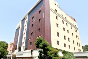 Exterior - Hotel O Vasundhara Guest House Tankbund (Hyderabad)