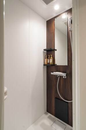 Basic Quadruple Room, Non Smoking, City View | Bathroom | Shower, free toiletries, hair dryer, slippers - JR Mobile Inn Hakodate (Hakodate)