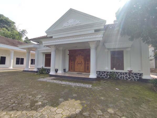 Front of property - House of Masjid Jogokariyan Kaliurang (Yogyakarta)