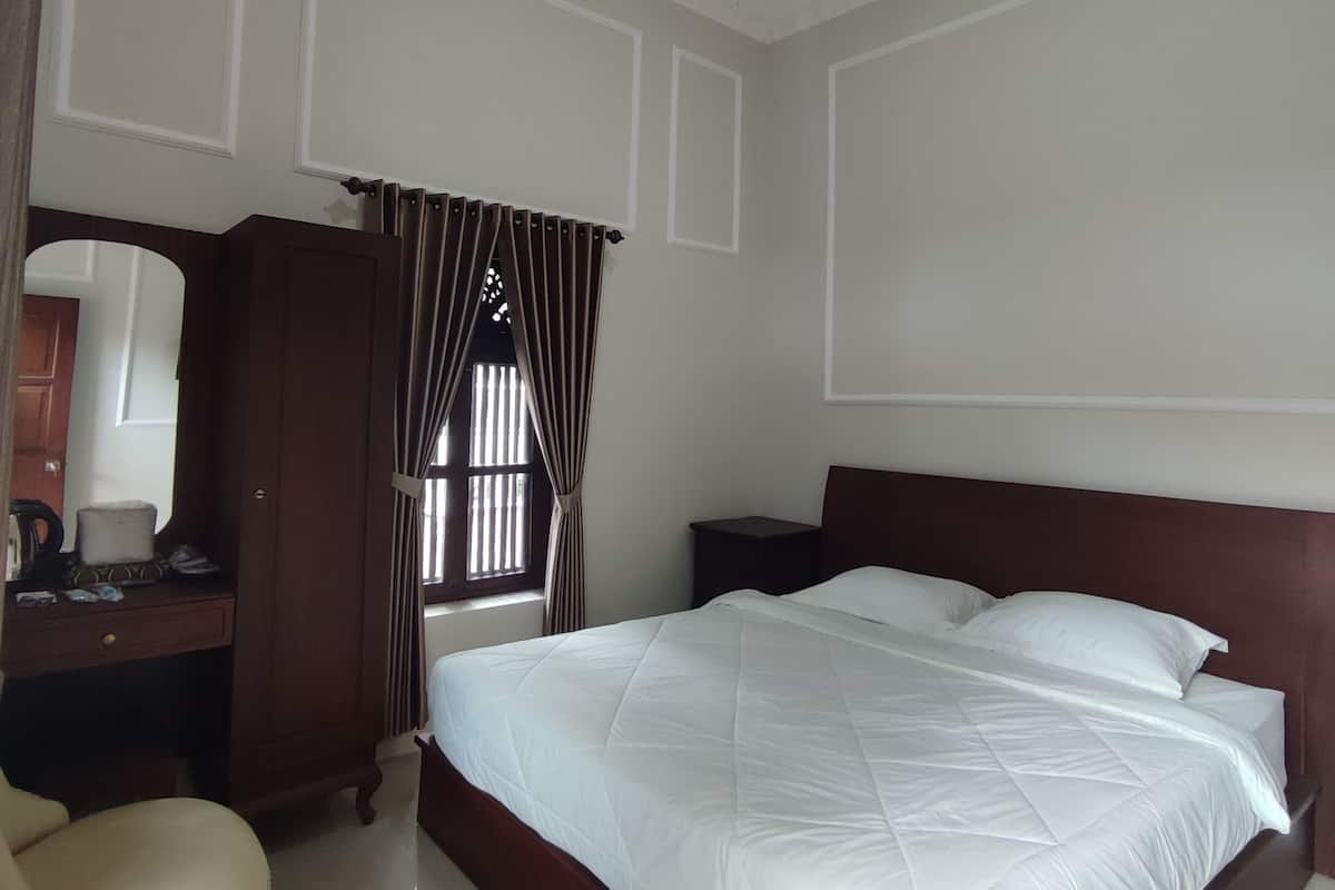 Superior Double Room | Desk, laptop workspace, free WiFi