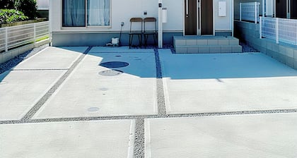 Tanzhage in a newly built house in the countryside near the sea.