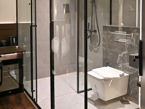 Artículos de higiene personal gratuitos, toallas, jabón y champú